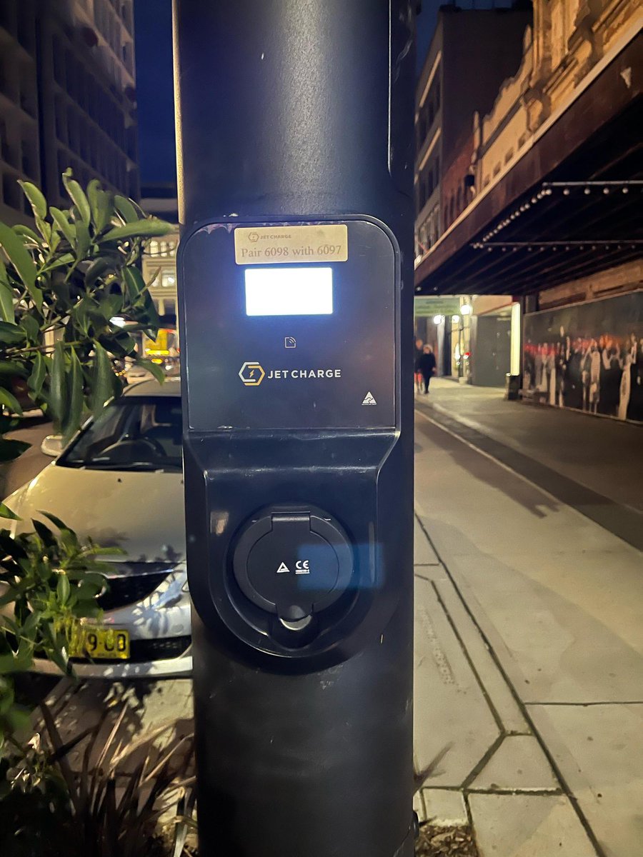 Victoria Theatre kerbside charging station