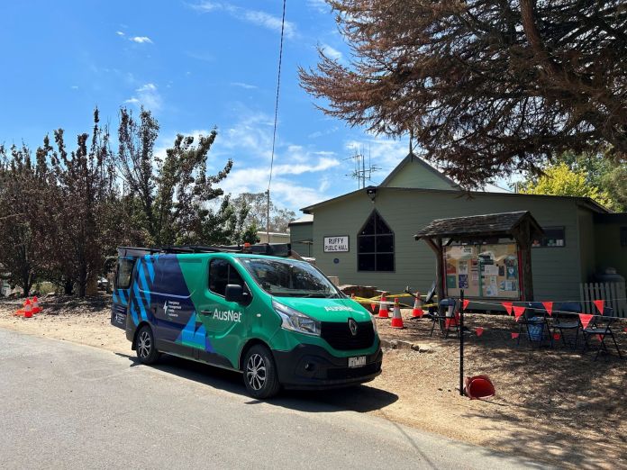 EMMA Vans Ready for Victoria Heatwave: Charging Devices During Power Outages